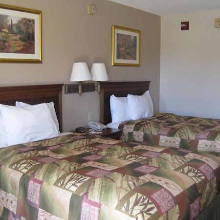 Briarwood Inn Of Geneva Dış mekan fotoğraf