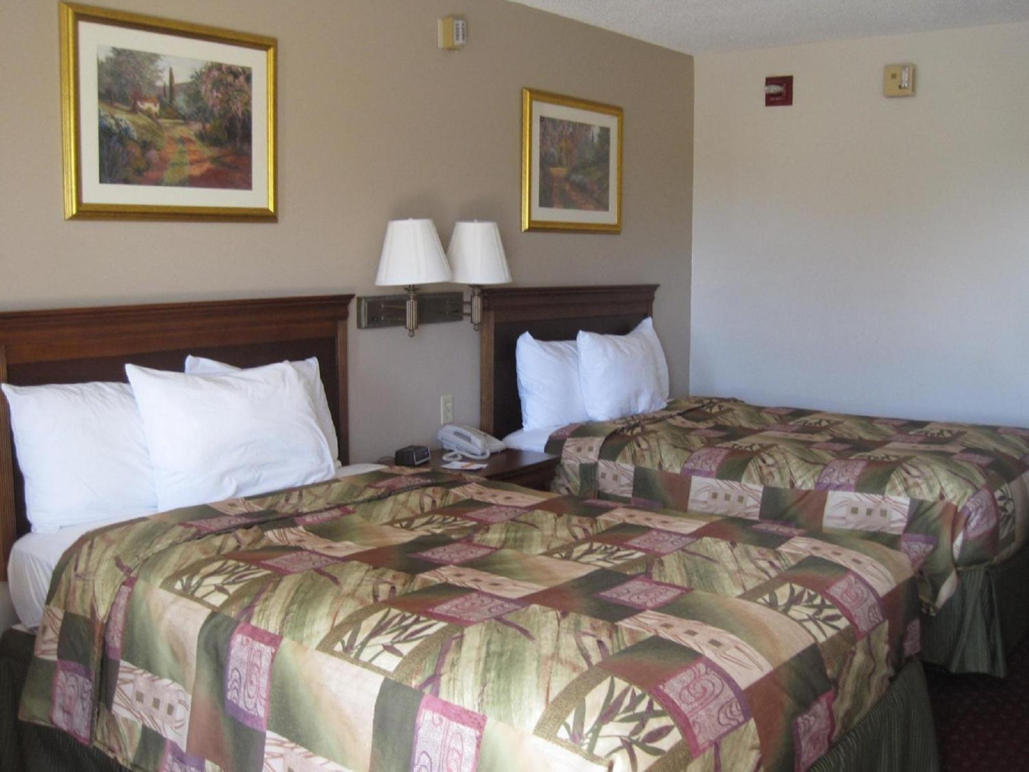 Briarwood Inn Of Geneva Dış mekan fotoğraf