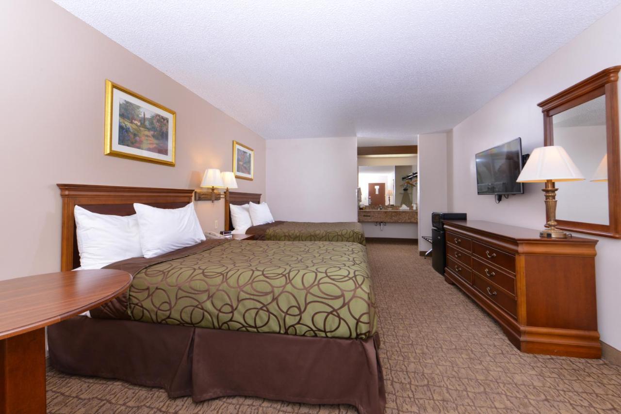 Briarwood Inn Of Geneva Dış mekan fotoğraf
