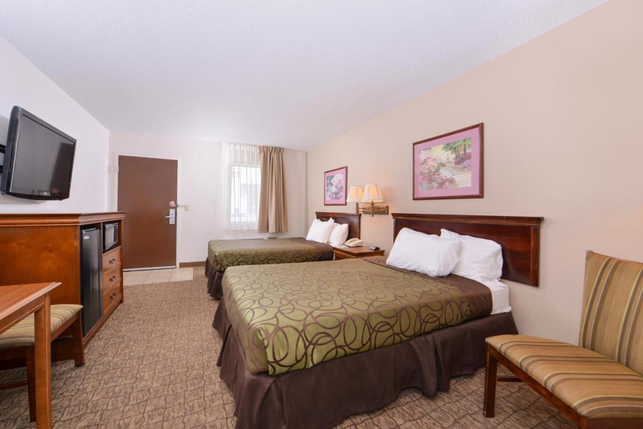 Briarwood Inn Of Geneva Dış mekan fotoğraf
